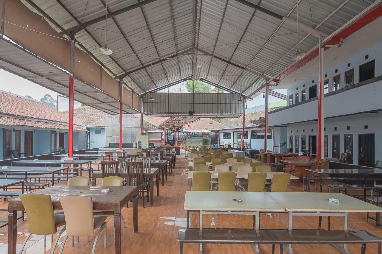 Hotel Reddoorz Near Dusun Bambu Lembang Bandung