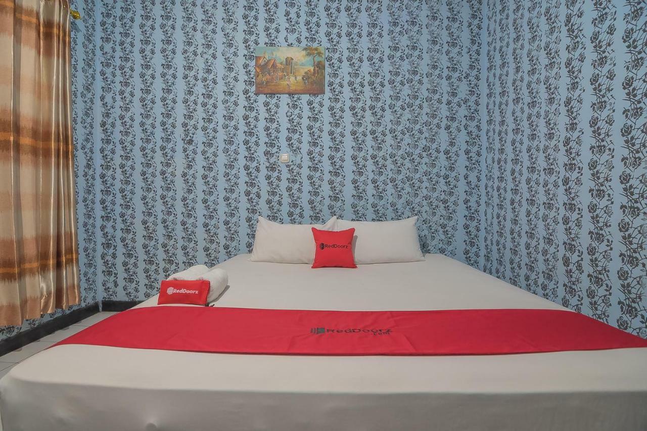 Hotel Reddoorz Near Dusun Bambu Lembang Bandung